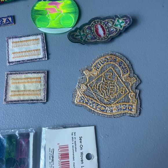 Vintage Lot of 21 Embroidered Patches & Clothing Labels - Picture 12 of 13